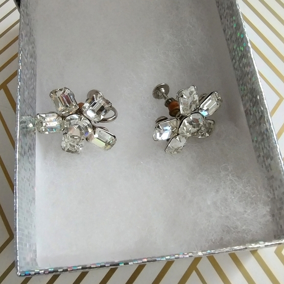 Vintage Albert Weiss Floral Earrings - Picture 10 of 13